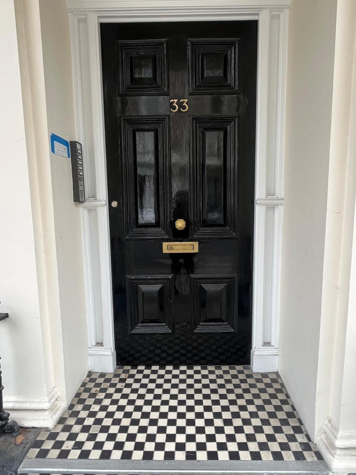 Newly Refurbished- Awesome Very Flat In Famous Notting Hill With A Balcony * London