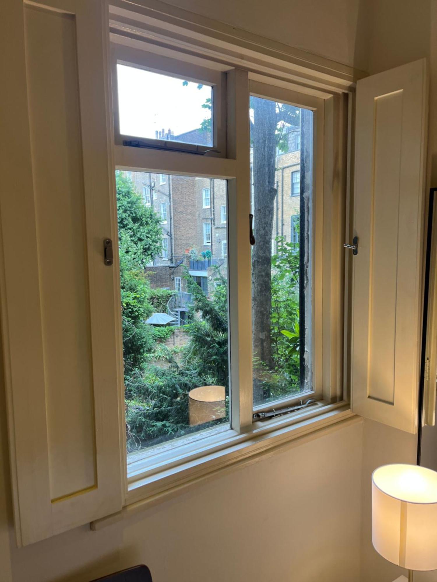 Newly Refurbished- Awesome Very Flat In Famous Notting Hill With A Balcony Apartment London