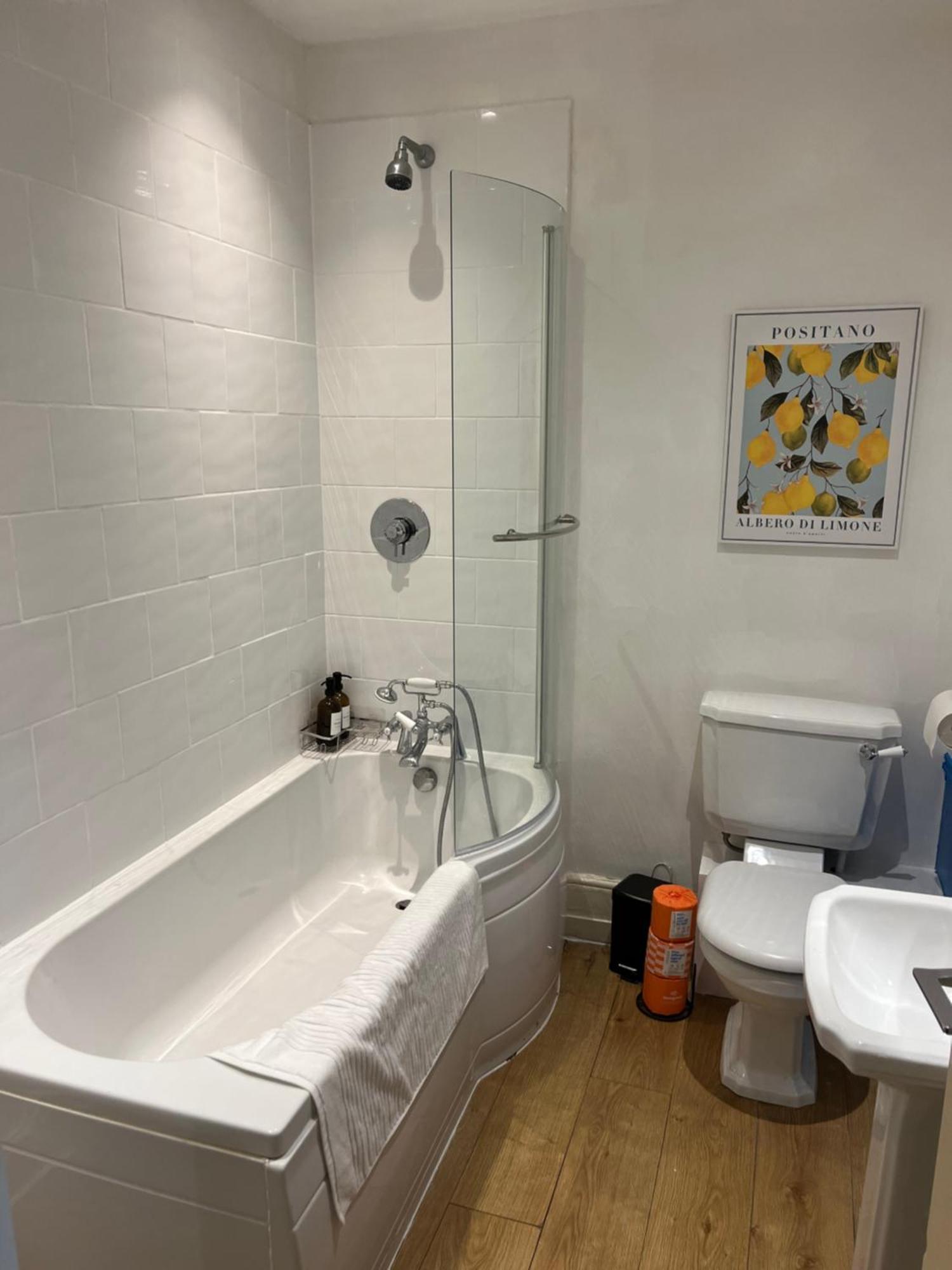 Apartment Newly Refurbished- Awesome Very Flat In Famous Notting Hill With A Balcony *